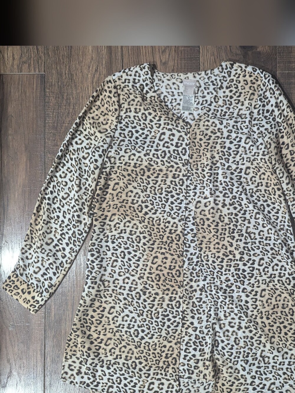 Chicos Women's Beige & Brown Animal Cheetah Print Split Front Tunic Size Med (0)